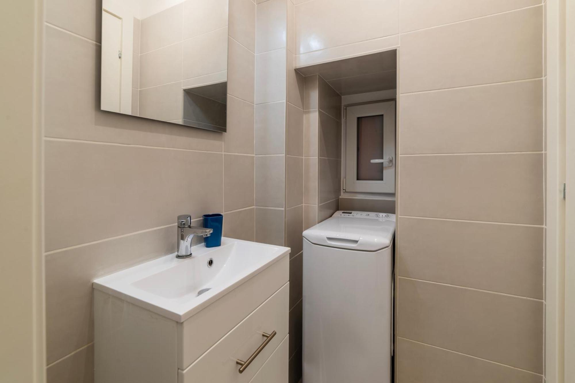 Terme Di Traiano Apartment - 10 Min Dal Colosseo Rzym Zewnętrze zdjęcie